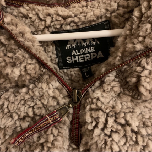 Large Fluffy Jacket - Picture 3 of 5